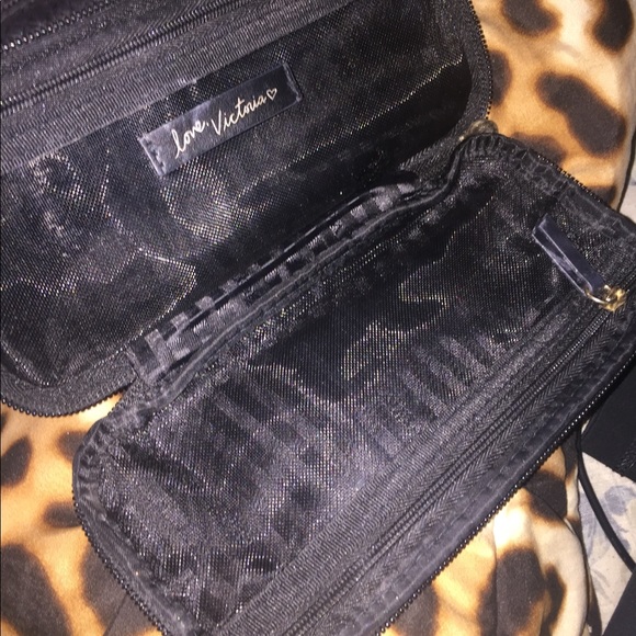 Victoria secret makeup bag - Picture 1 of 3